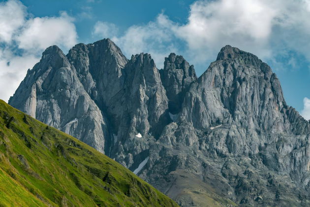 Виды Казбеги от древности к небесам: путь в Степанцминду