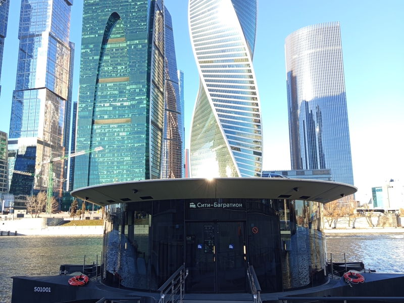К небоскрёбам Москвы-Сити по зимней реке + кофе на уровне облаков - экскурсия в Москва, Россия