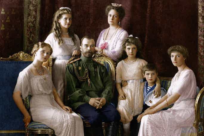 Царская семья Романовых в Екатеринбурге 