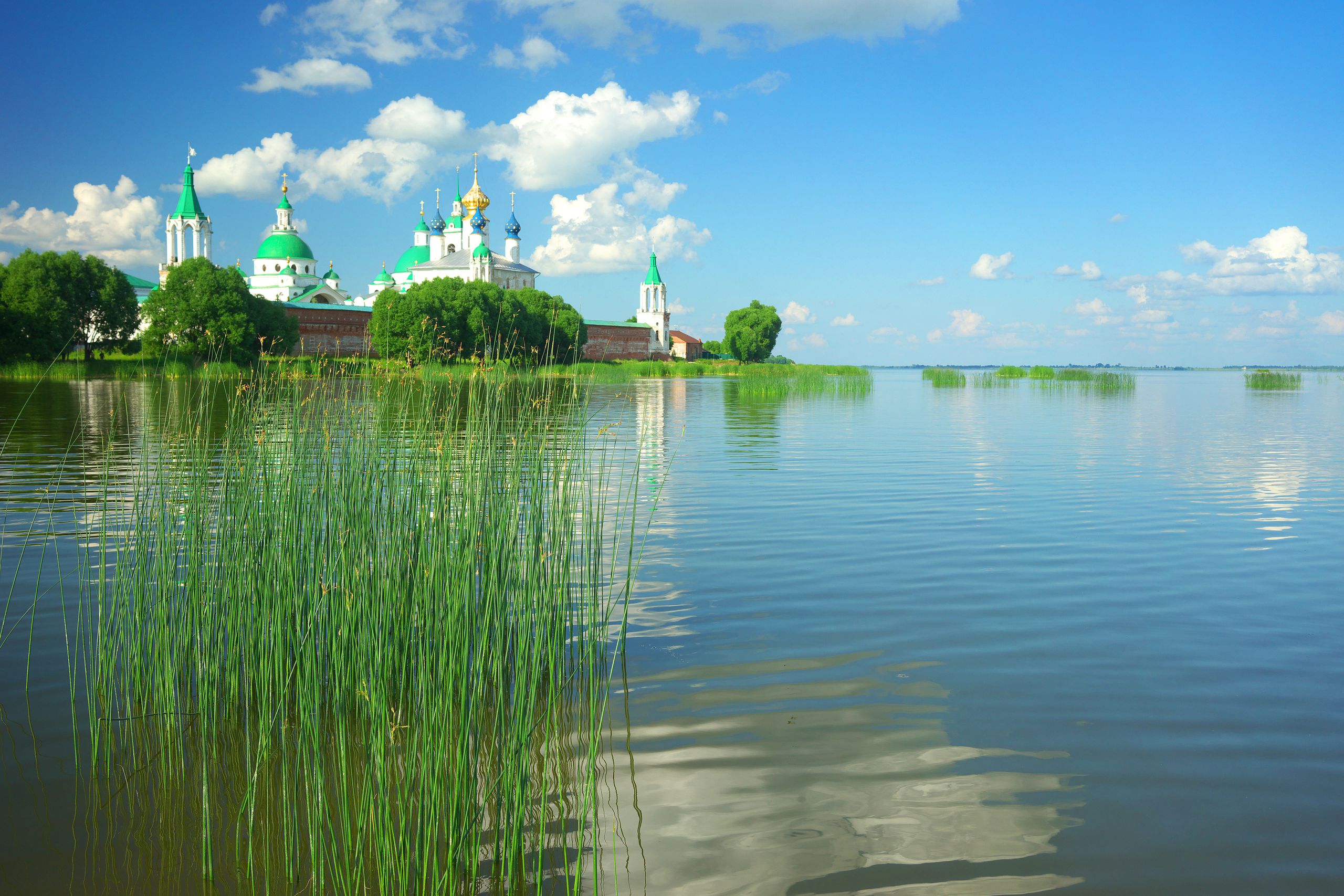 Ростов великий вид с озера