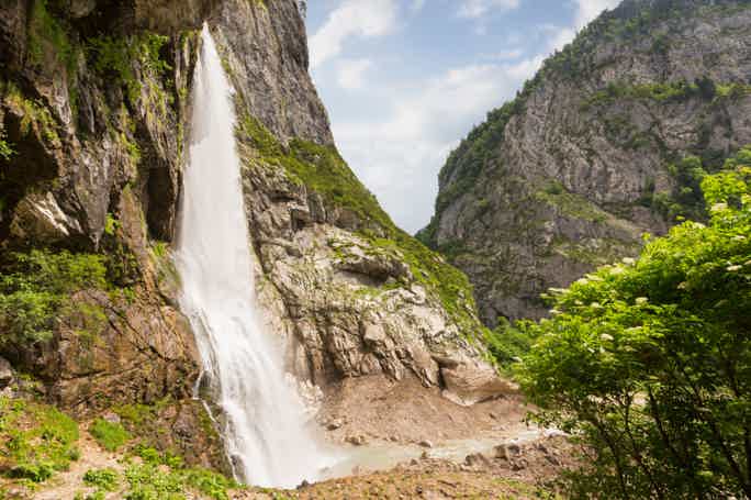 Джип-тур Абзхазский драйв: озеро Рица и Гегский водопад