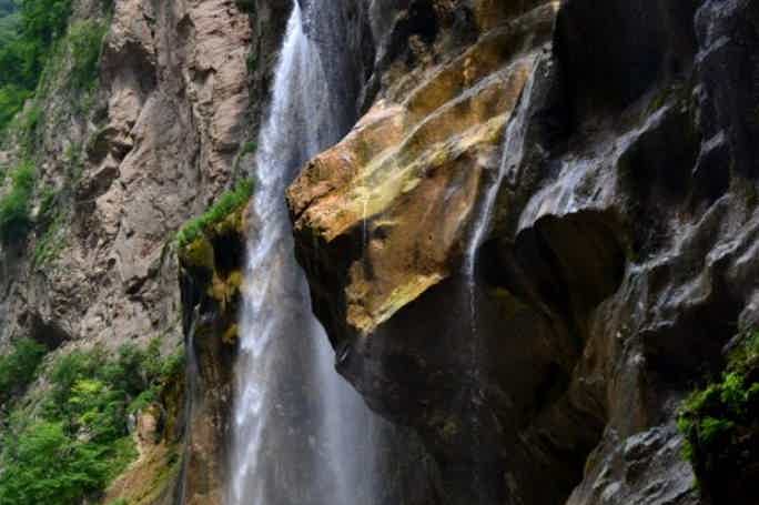 Чегемские водопады и озеро Гижгит