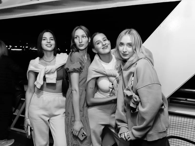 Вечеринка под разводными мостами с DJ-сетами (18+) — фото 6, Санкт-Петербург | Покатаем