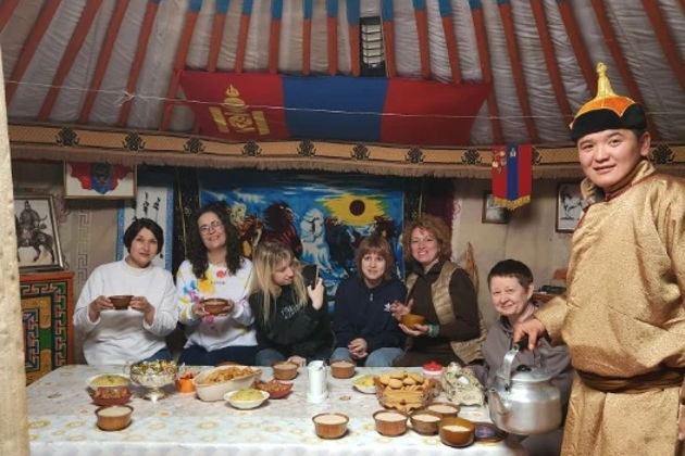 Экскурсия  «Сердце Степных Кочевников: От Бактрианов до Озер Бумбы»