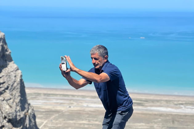 Виды Розовое озеро, Марсианские горы, Гора Бешбармаг, Чай с местными сладостями, Дегустация черной икры, Обед в Рыбном ресторане!!!