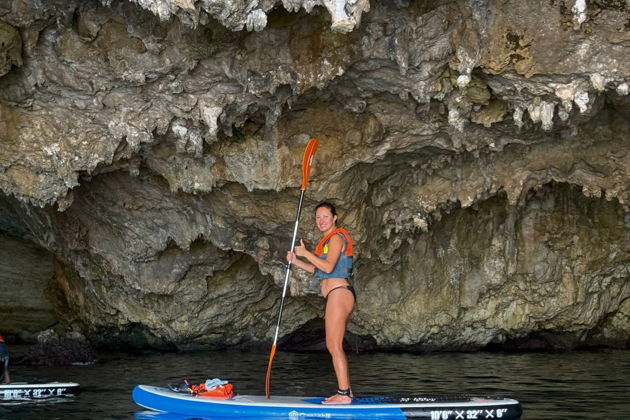 СПЛАВ НА SUP К МОРСКОЙ ПЕЩЕРЕ И СКАЗОЧНОЙ БУХТЕ