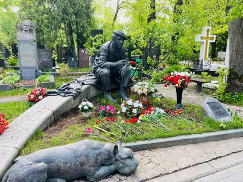 Новодевичье кладбище — некрополь знаменитостей