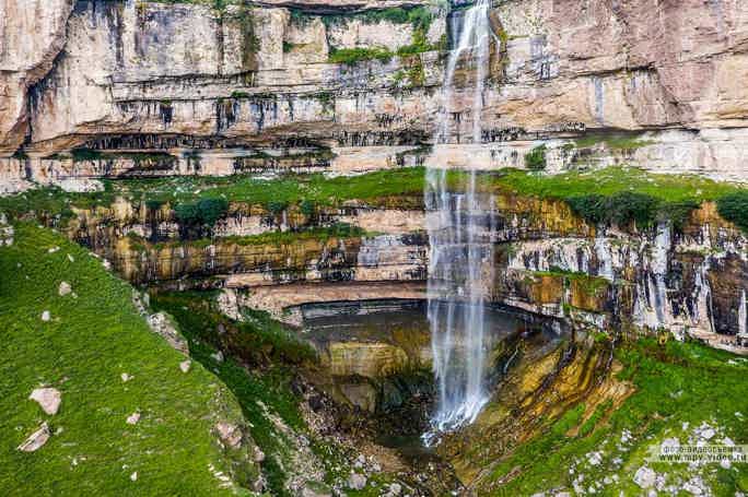 Горный Хунзах, водопад Тобот, Каменная Чаша