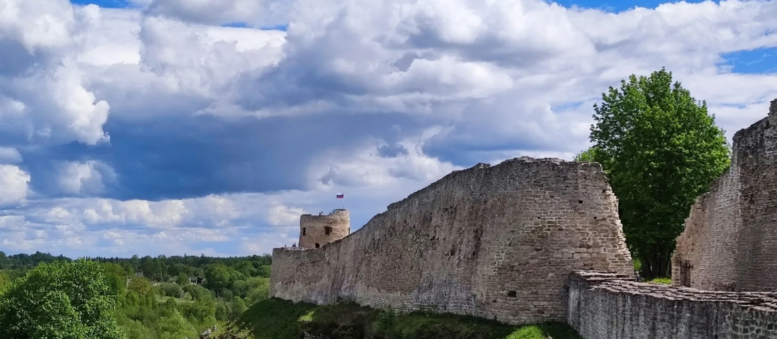 Экскурсия по Печорам и Изборску — экскурсия, Псков, Россия | Покатаем