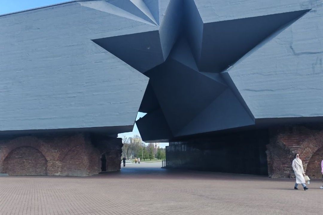 Групповая экскурсия в Брестскую крепость (территория + музей) — фото 2