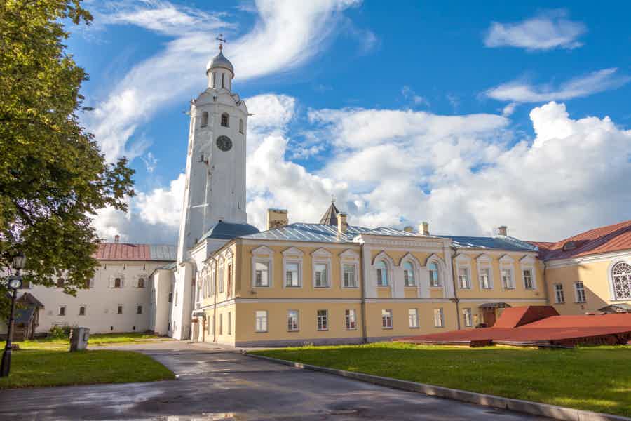 Светский Новгород: золотая кладовая и экспозиция истории Новгорода  - фото 5