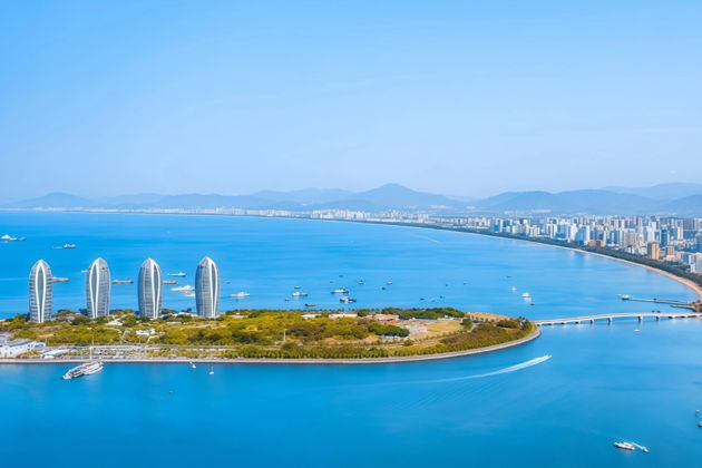 Эксклюзивная Яхта в Санья: Морская Сказка на 4 часа