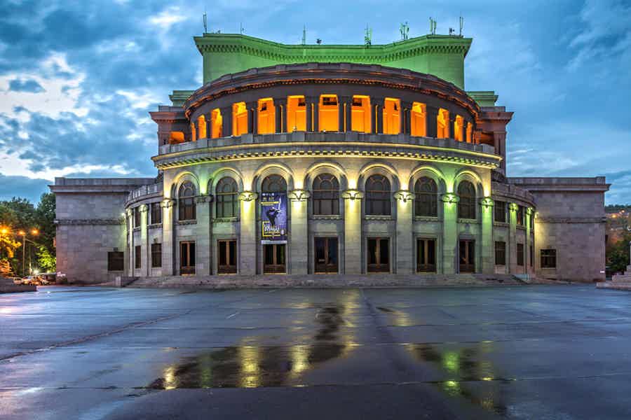Трансфер Аэропорт Звартноц — Ереван с обзорной экскурсией по городу - фото 2