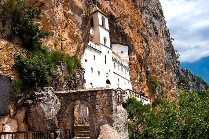 Основные святыни Черногории: Цетине, Острог и Ждребаоник
