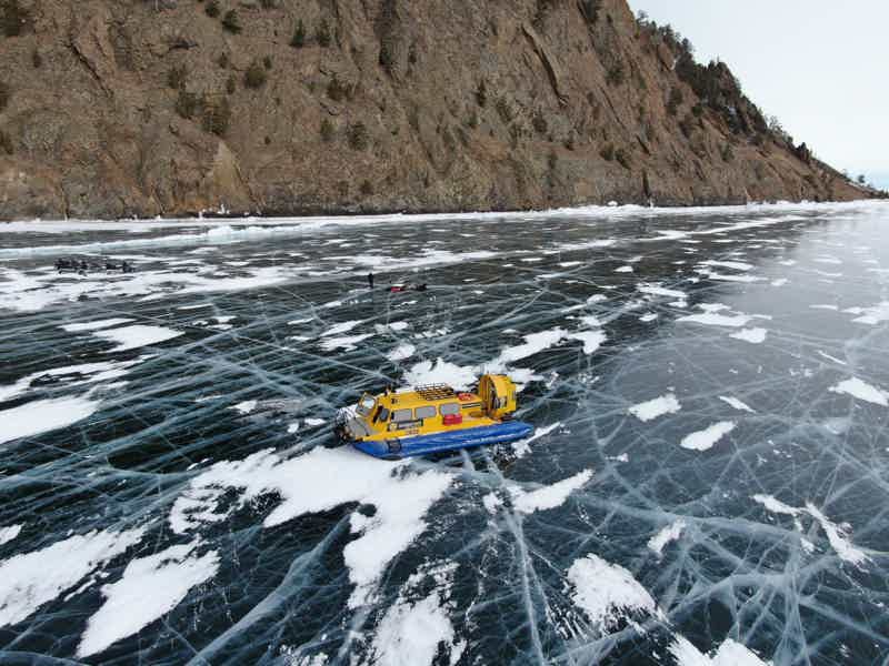 К ледяным чудесам Байкала — в бухту Песчаную на хивусе - фото 4