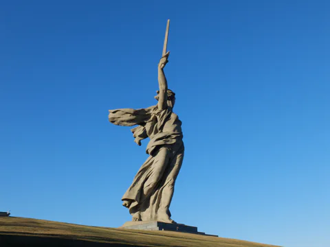 «Там, где замирает сердце»: экскурсия по Мамаеву кургану