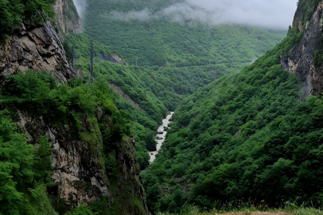 Язык Тролля, Балкария и термальные источники из Пятигорска — фото 1