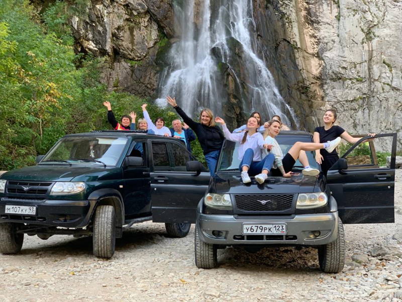 Индивидуальный джип-тур «Красавица Рица и Гегский водопад»