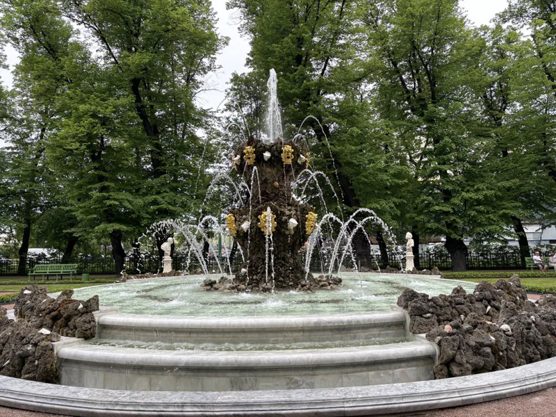Обзорная экскурсия с посещением Летнего сада — фото 7, Санкт-Петербург | Покатаем