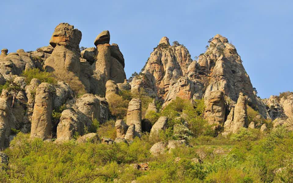 Каменные идолы горы Демерджи - фото 1