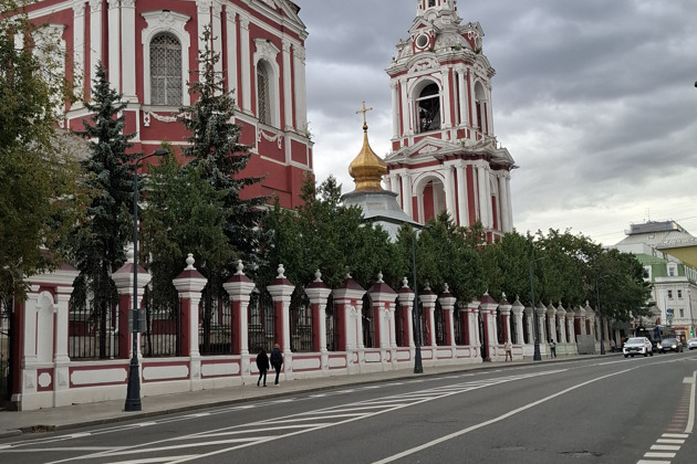 Царским путем по Басманной слободе: роскошь, деньги и скандалы