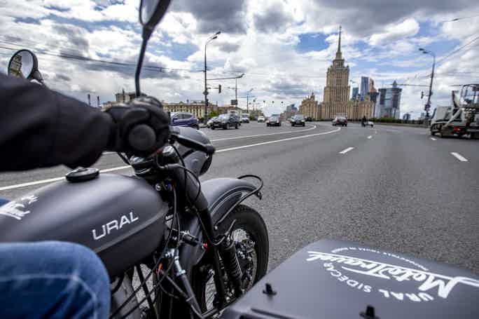 Тур "MOSCOW EXPRESS" с гидом по Москве на новом мотоцикле УРАЛ с коляской