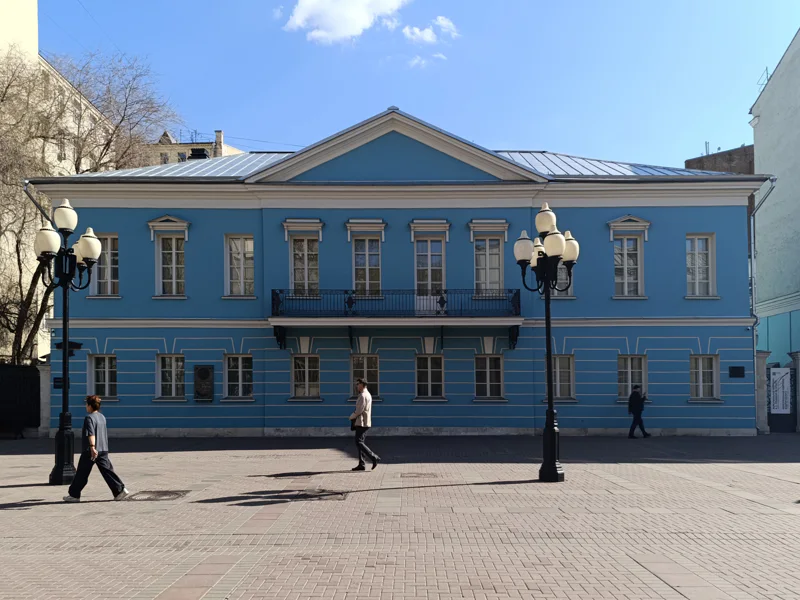 Любовь и кровь — пешеходная экскурсия с погружением в арбатские истории — фото 3, Москва | Покатаем