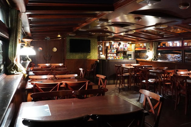 Фото к экскурсии Салют 9 мая на VIP теплоходе Максимус. Праздничная авторская экскурсия