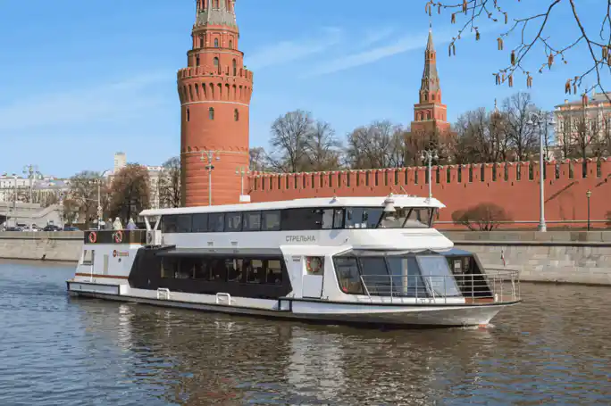 Круговая прогулка от причала «Парк Горького-2» на электроходе