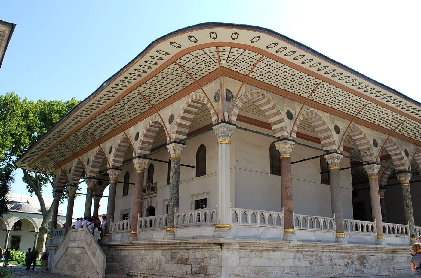 Topkapi Palace in Istanbul: excursions and tickets
