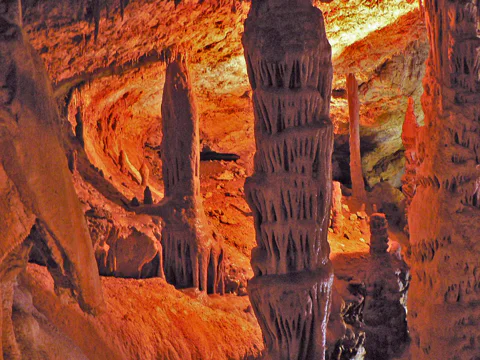 Мраморные пещеры — прогулка среди сталактитов