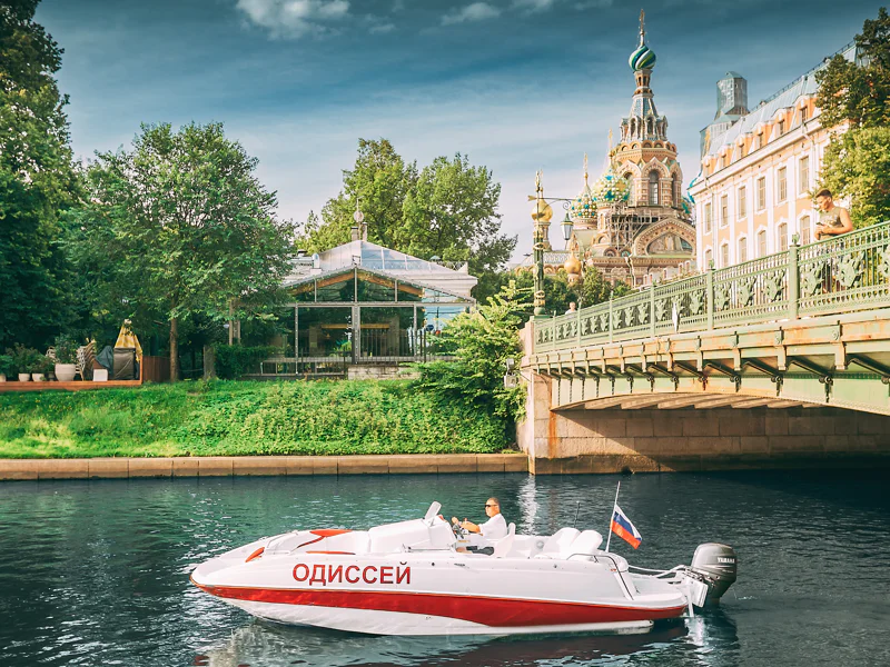 Романтика Петербурга: индивидуальная прогулка на катере «Одиссей» — фото 4, Санкт-Петербург | Покатаем