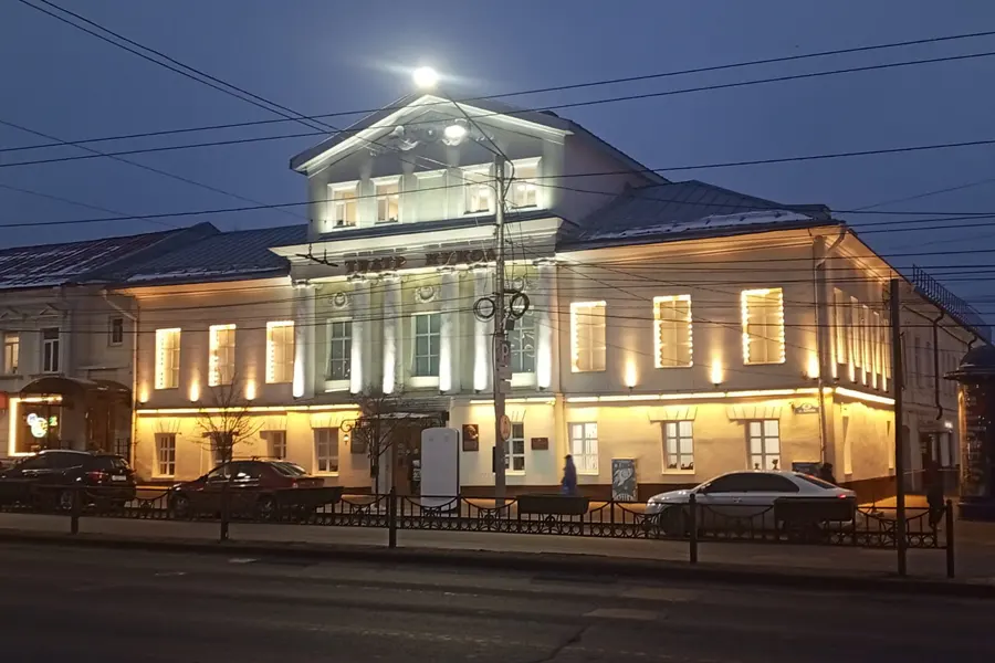По Дворянской и Облупской: будни и праздники провинциальной Калуги — фото 1
