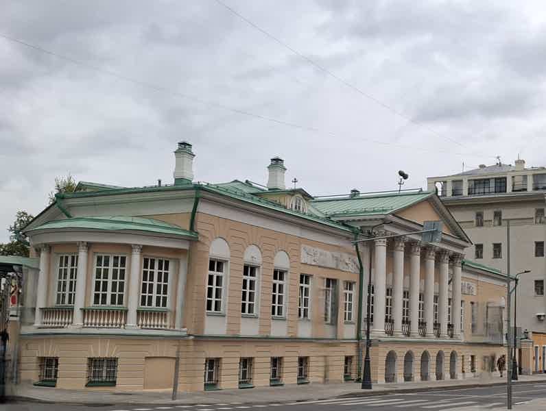 Царским путем по Басманной слободе: роскошь, деньги и скандалы - фото 5