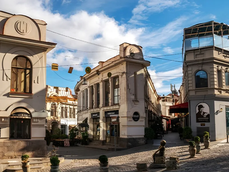 По Тбилиси на ретро-автомобиле, дегустация вина и прогулка на лодке по Куре — фото 2, Тбилиси | Покатаем