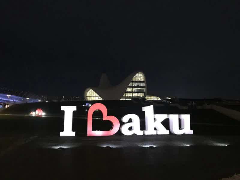 Ночная прогулка по Баку и чаепитие на высоте птичьего полета - фото 2