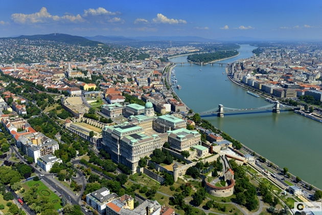 Виды Обзорный полет на вертолете над Будапештом