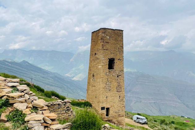 Язык тролля в Гооре и Старый Кахиб из Избербаша