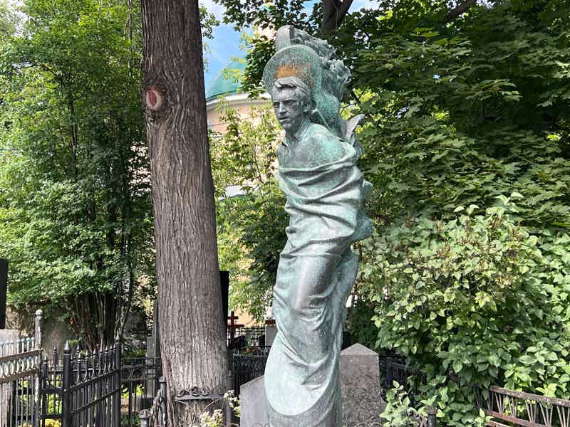 По ту сторону времени: квест-экскурсия по Ваганьковскому кладбищу без гида - фото 1