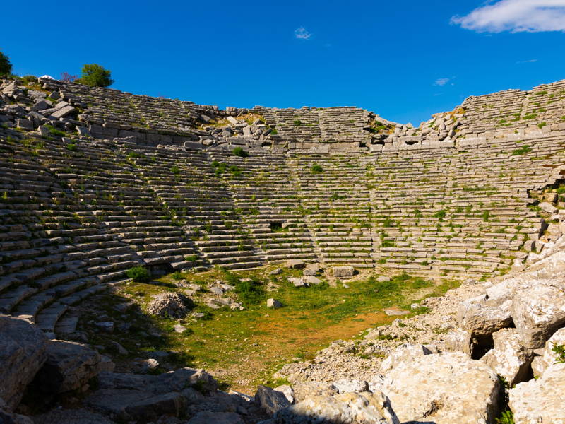 Тазы каньон, Античный Сельге и Адам Каялар из Сиде