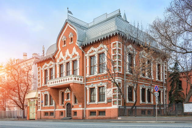 Автобусная экскурсия по необычным домам Москвы