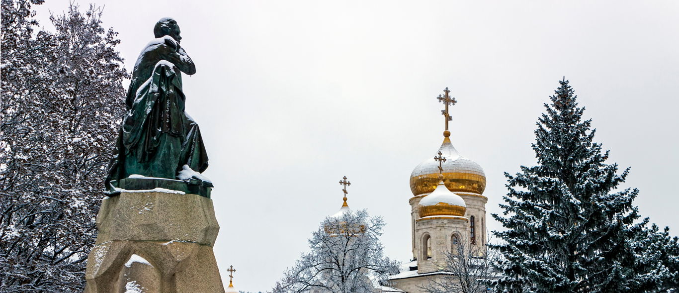 Лермонтовский пятигорск экскурсия. Памятник м ю Лермонтову в Пятигорске. Опекушин памятник Лермонтову в Пятигорске. Памятник м. ю. Лермонтову 1889. Опекушин памятник Лермонтова.