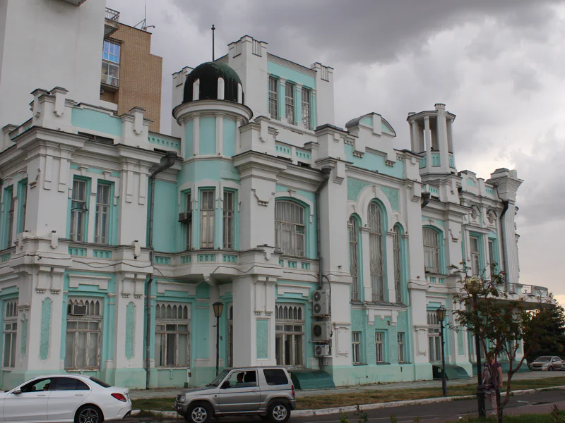 Архитектурный променад по купеческой набережной — фото 4, Астрахань | Покатаем
