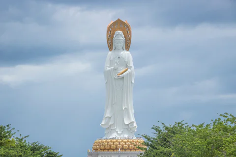 Наньшань в деталях: статуя Гуаньинь и живописные сады