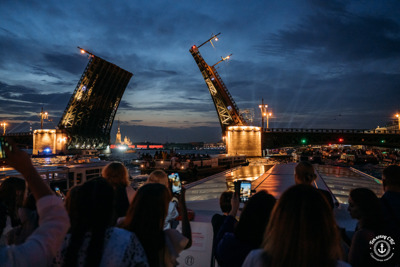К мостам ночного Петербурга — Санкт-Петербург