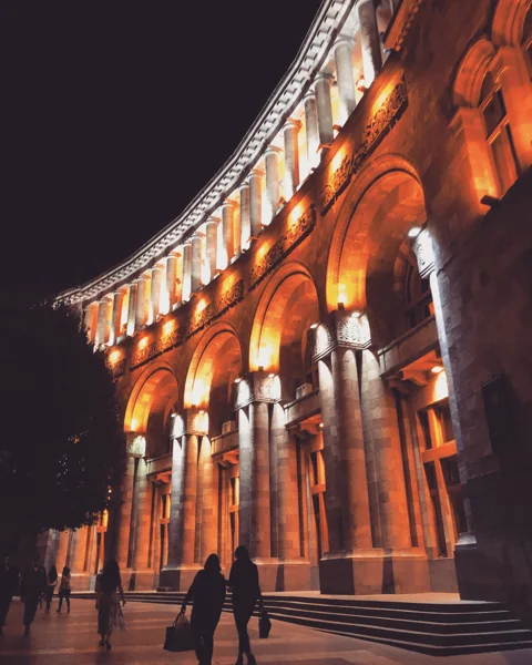 Вечерняя прогулка по Еревану