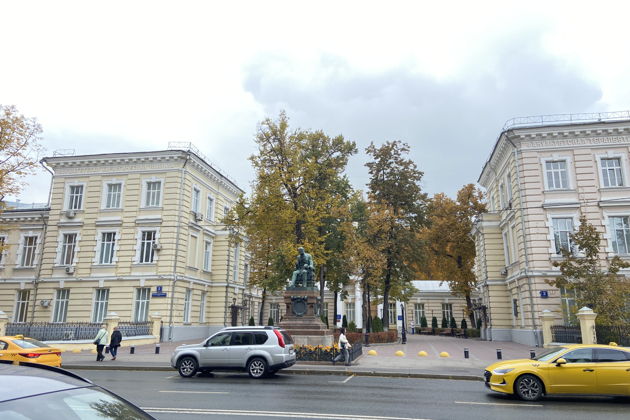 Фото к экскурсии «Дорога жизни» – прогулка по клиническому городку