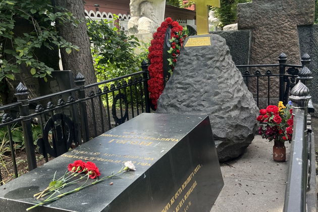 Новодевичий некрополь: в гости к великим