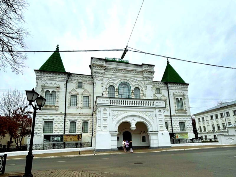 Кострома с характером: истории, легенды и судьбы города