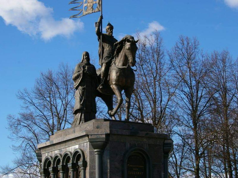 Владимирский кремль с посещением Успенского и Дмитриевского соборов - экскурсия в Владимир, Россия